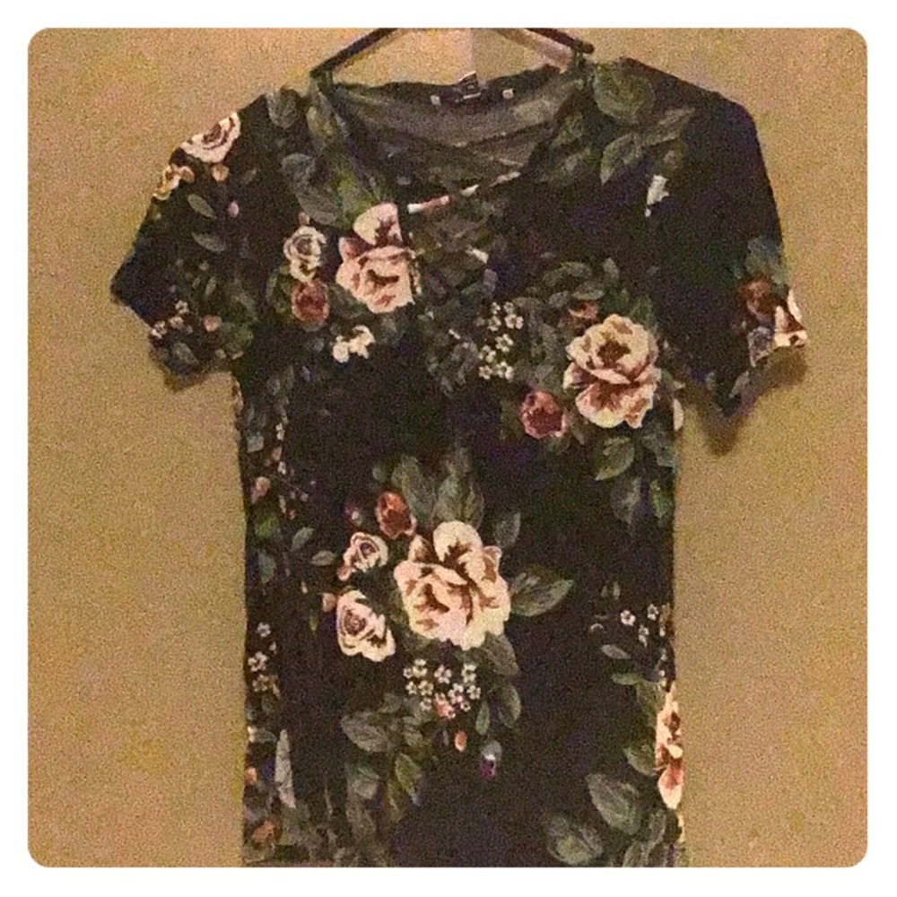 Black rose chocker shirt ((: